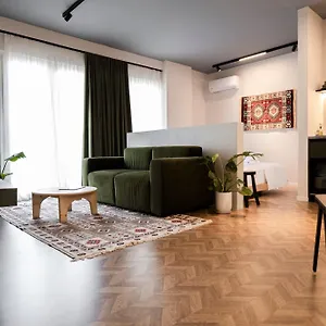 muz-studios.hotels-in-tirana.com/